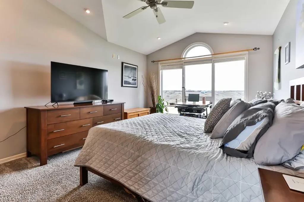 990 Scenic Drive S Lethbridge AB T1J 4R7