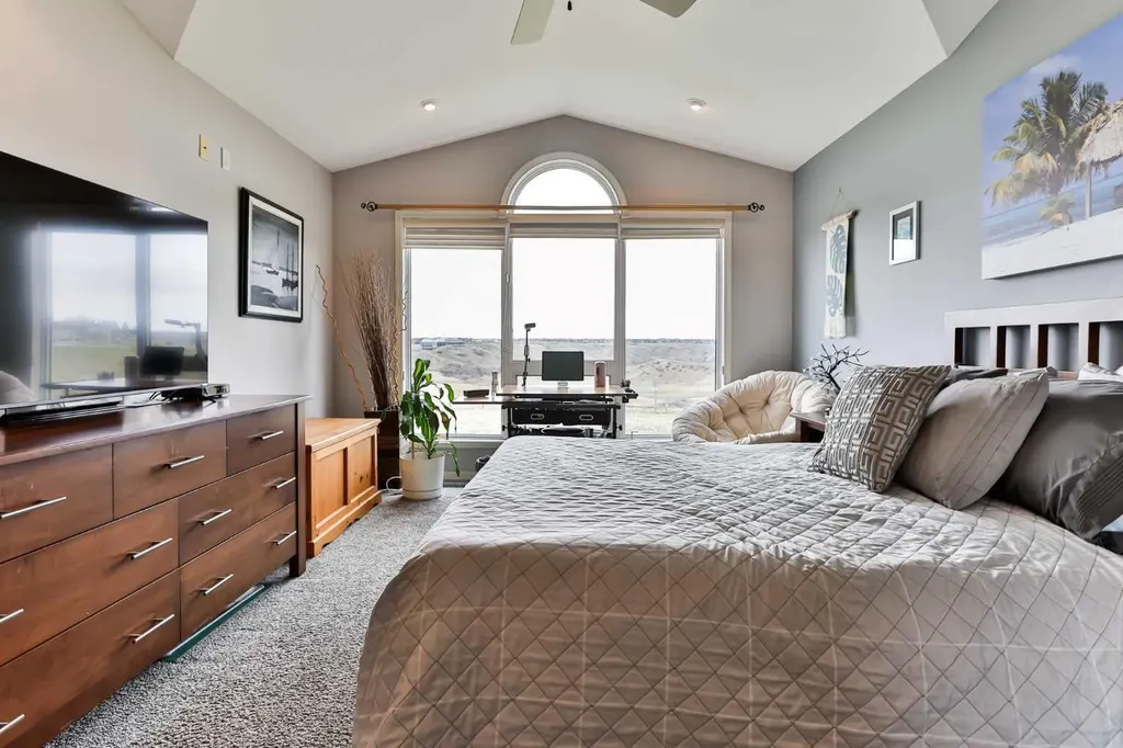 990 Scenic Drive S Lethbridge AB T1J 4R7