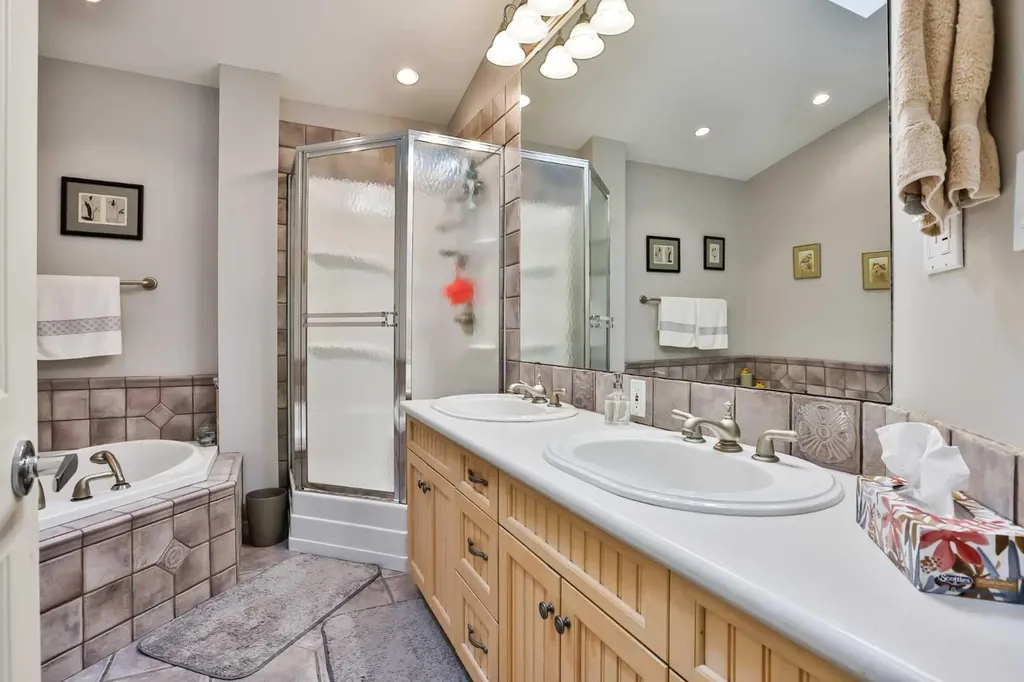 990 Scenic Drive S Lethbridge AB T1J 4R7