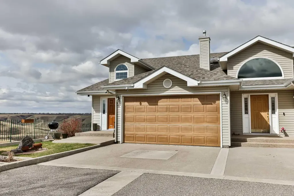 990 Scenic Drive S Lethbridge AB T1J 4R7
