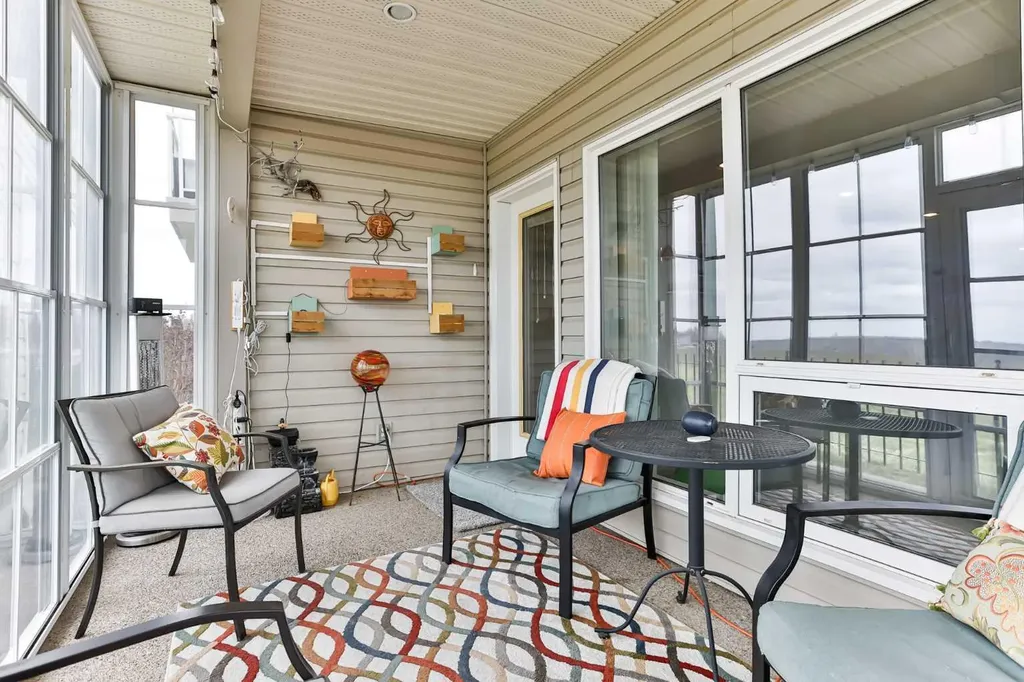 990 Scenic Drive S Lethbridge AB T1J 4R7