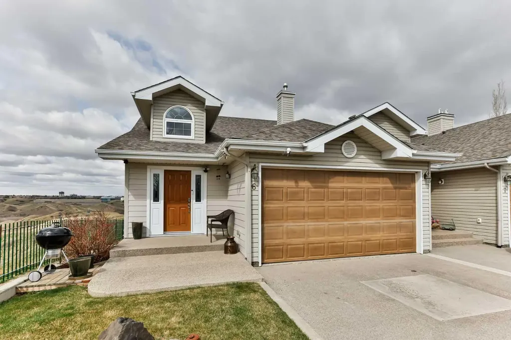 990 Scenic Drive S Lethbridge AB T1J 4R7