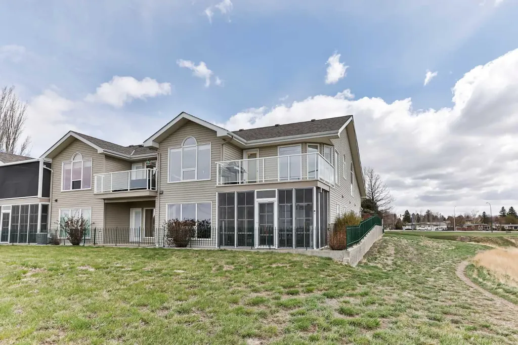 990 Scenic Drive S Lethbridge AB T1J 4R7