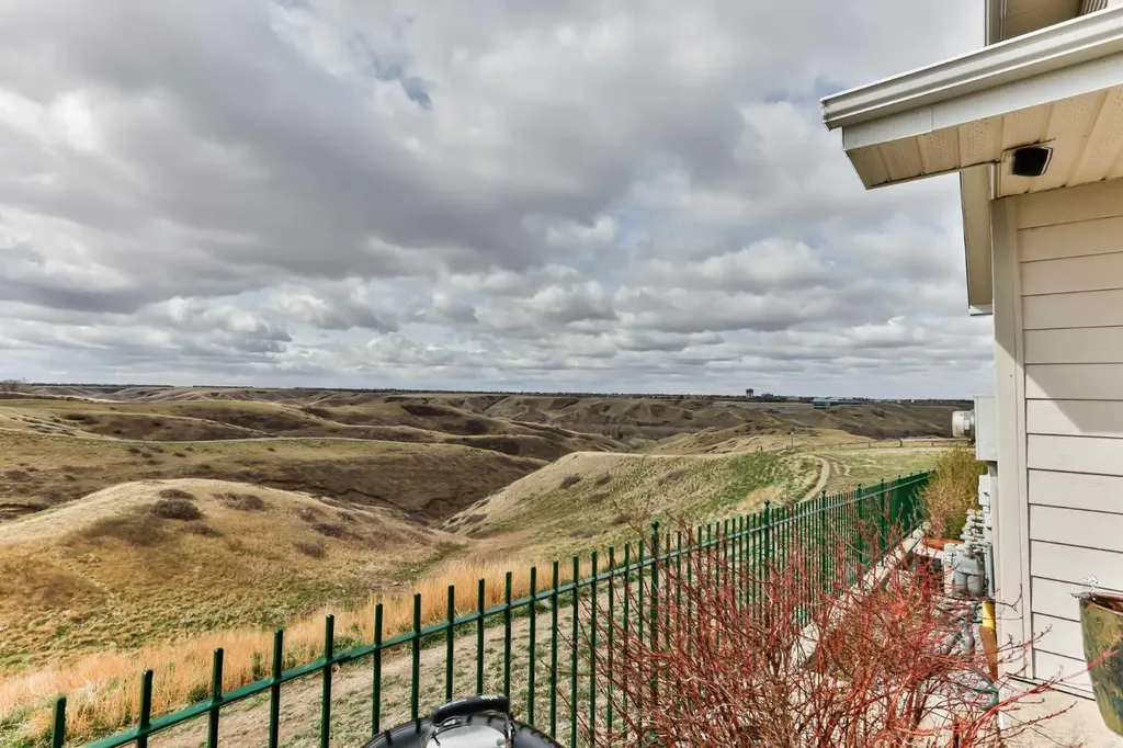 990 Scenic Drive S Lethbridge AB T1J 4R7