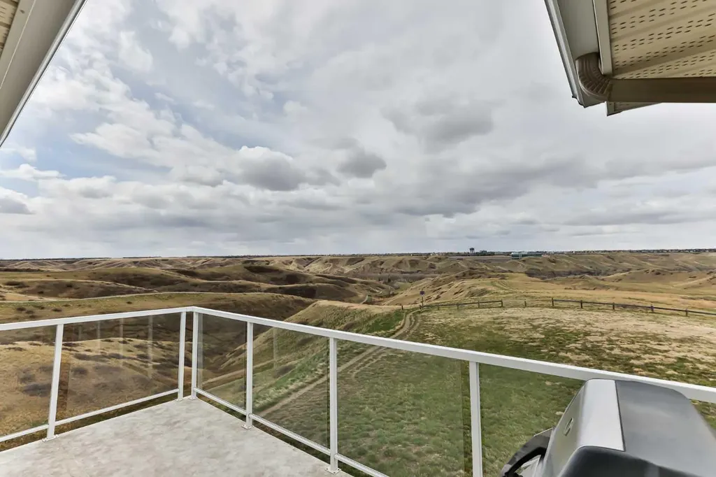 990 Scenic Drive S Lethbridge AB T1J 4R7