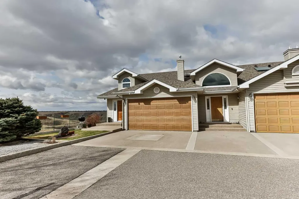 990 Scenic Drive S Lethbridge AB T1J 4R7