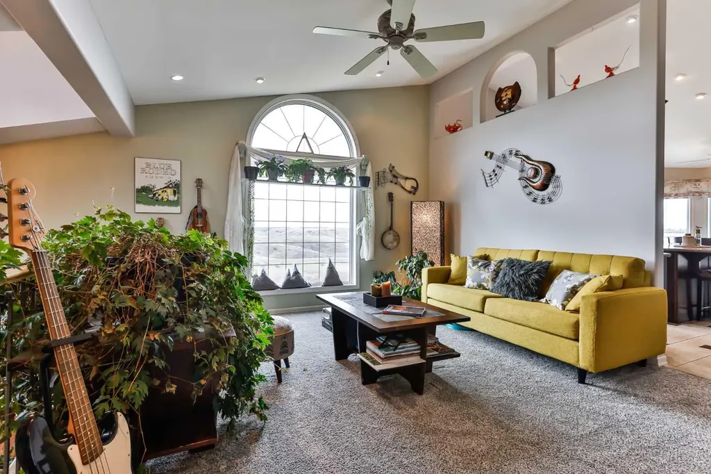 990 Scenic Drive S Lethbridge AB T1J 4R7