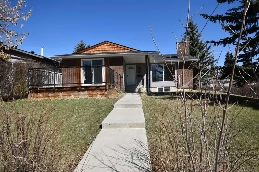 2604 106 Avenue SW Calgary AB T2W 2J1