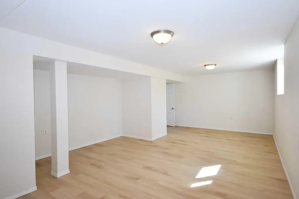 2604 106 Avenue SW Calgary AB T2W 2J1
