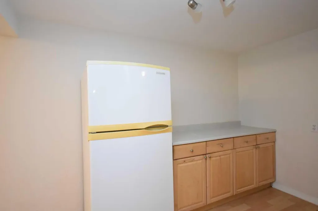 2604 106 Avenue SW Calgary AB T2W 2J1