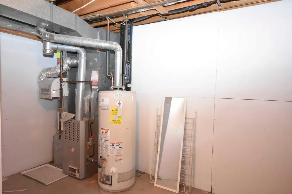 2604 106 Avenue SW Calgary AB T2W 2J1