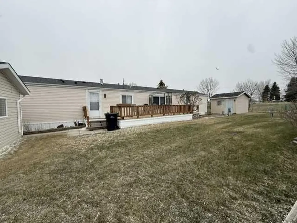 7 Doubletree Way Strathmore AB T1P 1M8