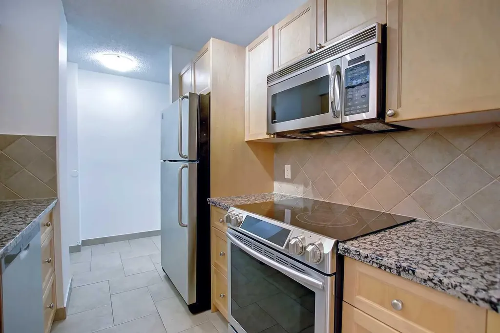 738 3 Avenue SW Calgary AB T2P 0G7