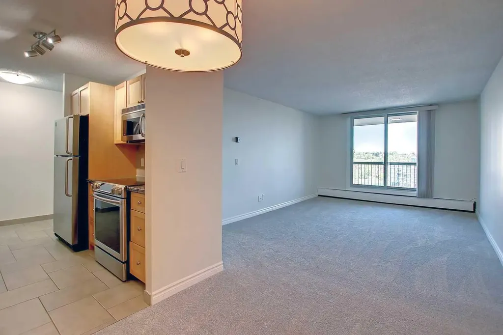 738 3 Avenue SW Calgary AB T2P 0G7