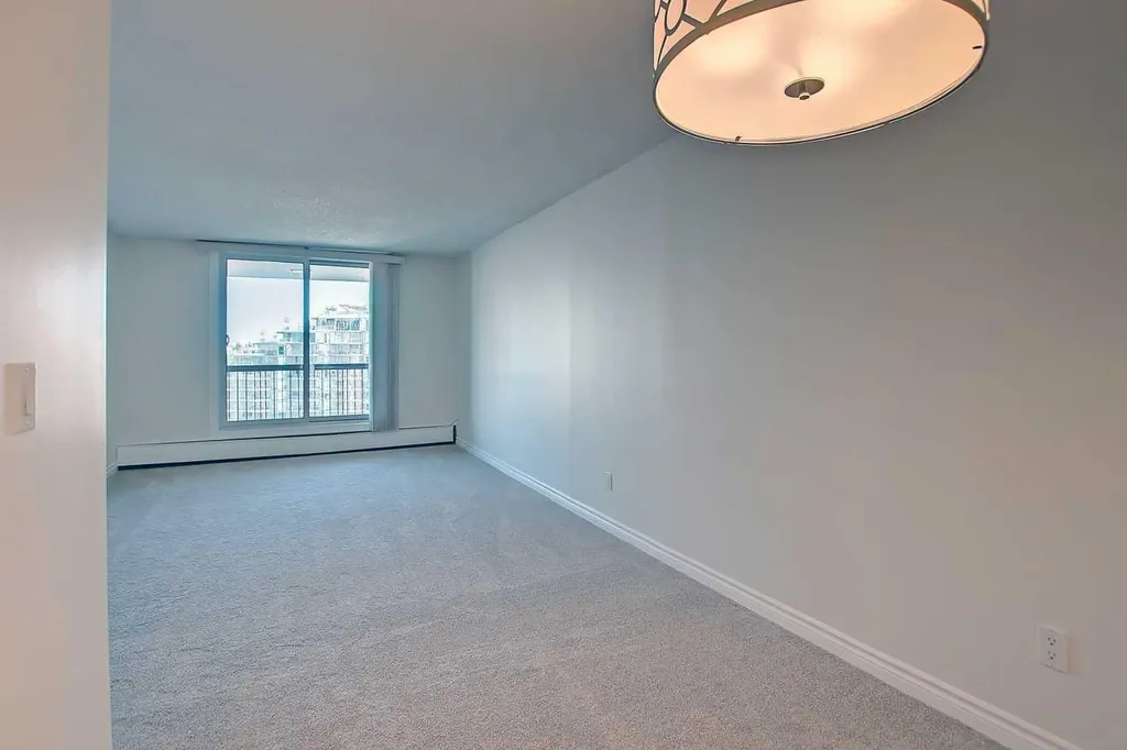 738 3 Avenue SW Calgary AB T2P 0G7