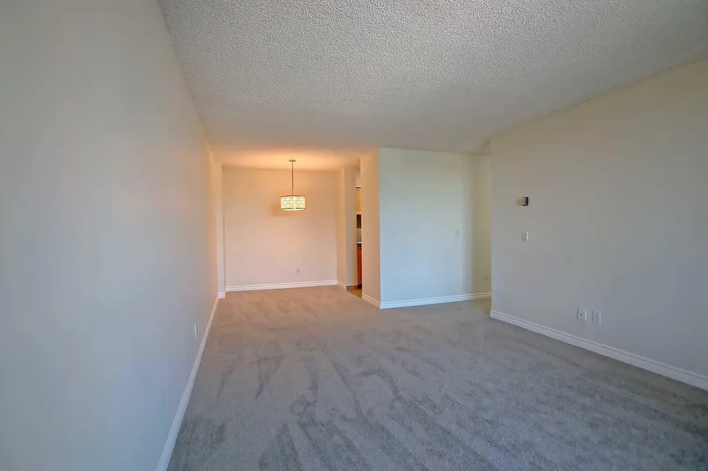 738 3 Avenue SW Calgary AB T2P 0G7