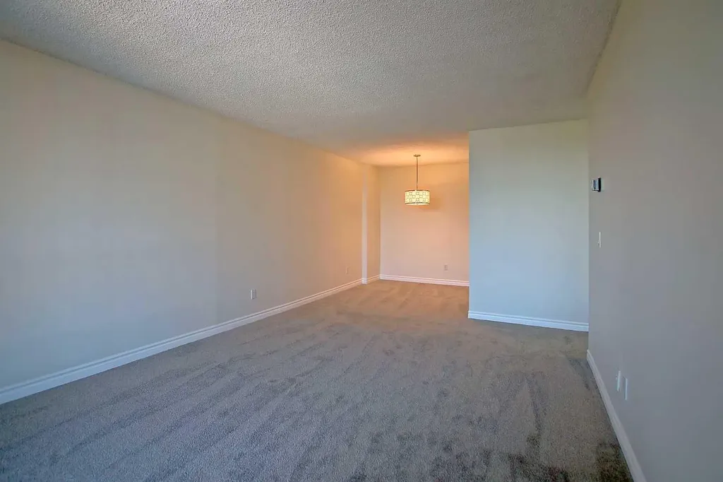 738 3 Avenue SW Calgary AB T2P 0G7