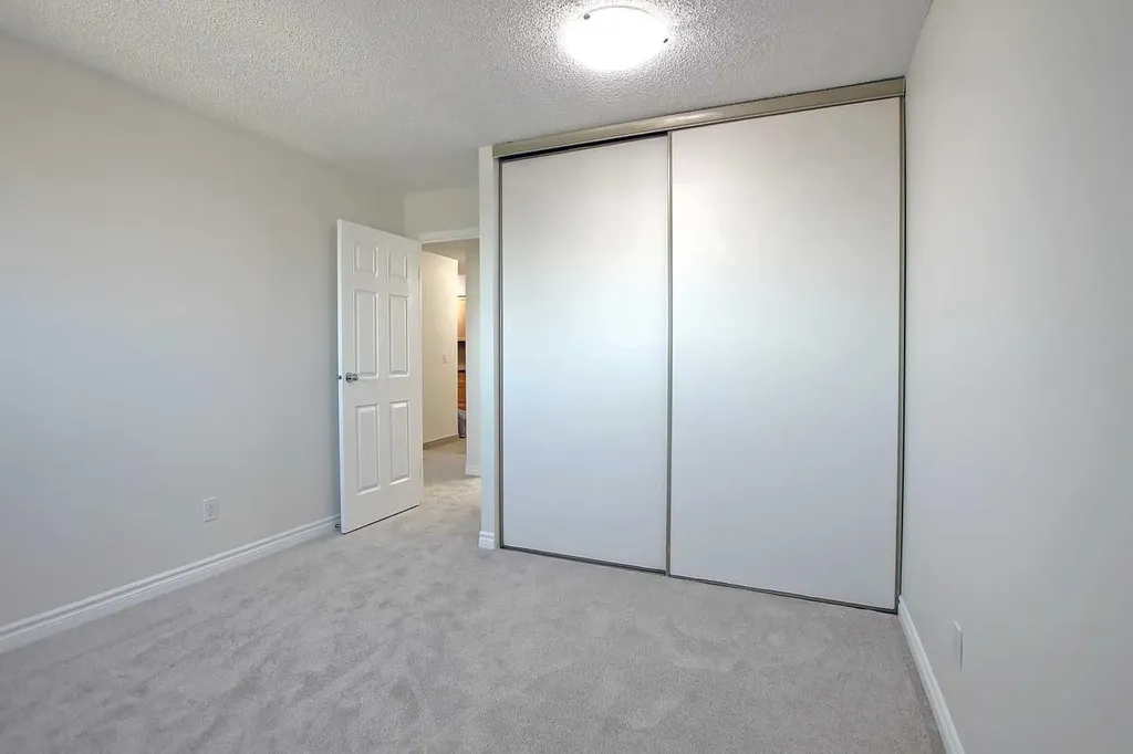 738 3 Avenue SW Calgary AB T2P 0G7