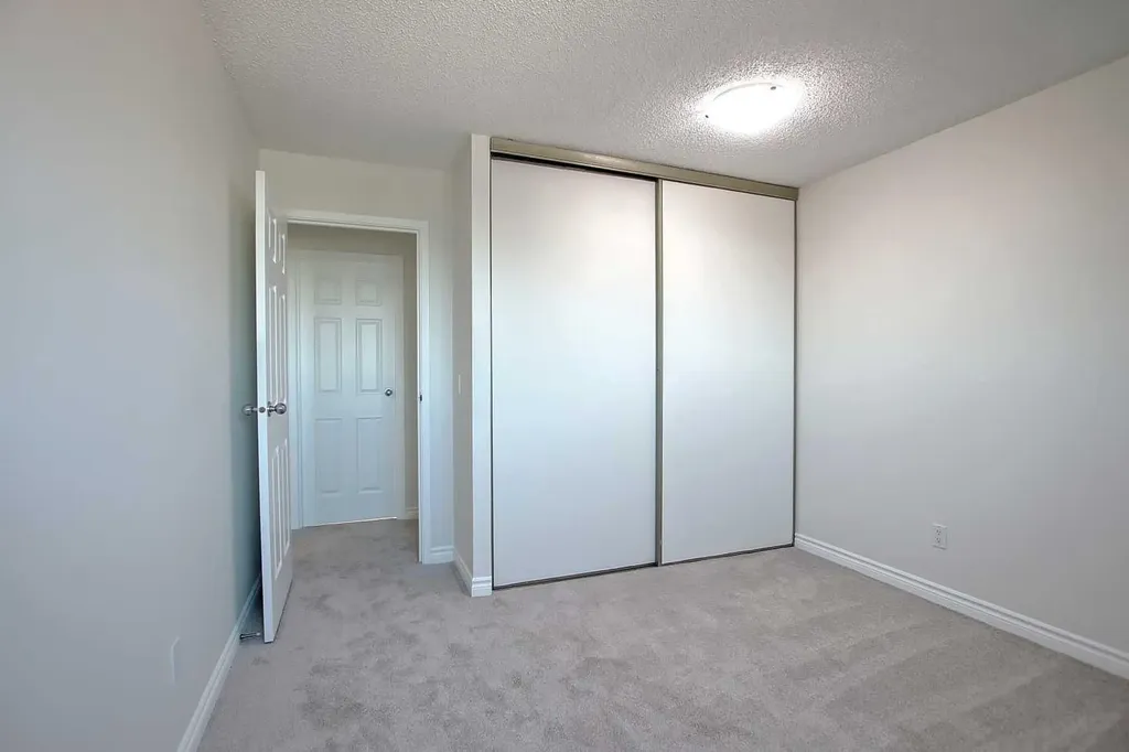 738 3 Avenue SW Calgary AB T2P 0G7