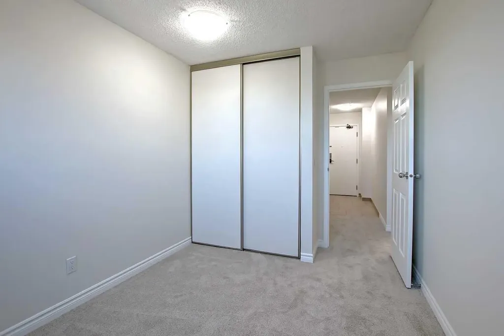 738 3 Avenue SW Calgary AB T2P 0G7