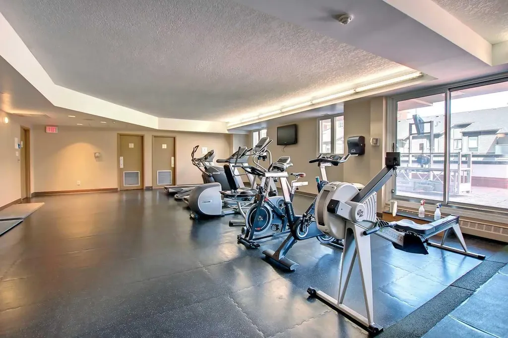 738 3 Avenue SW Calgary AB T2P 0G7