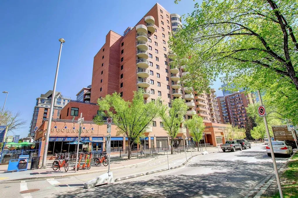 738 3 Avenue SW Calgary AB T2P 0G7
