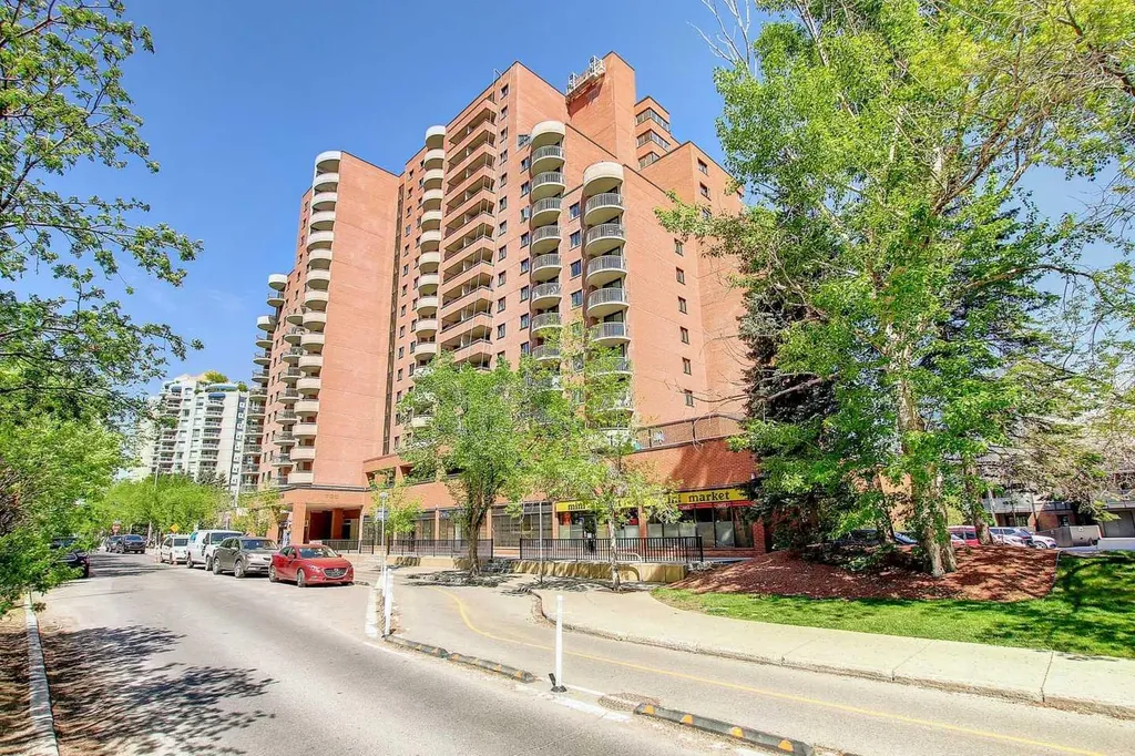 738 3 Avenue SW Calgary AB T2P 0G7