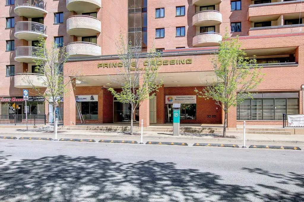 738 3 Avenue SW Calgary AB T2P 0G7