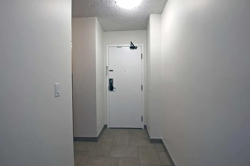 738 3 Avenue SW Calgary AB T2P 0G7