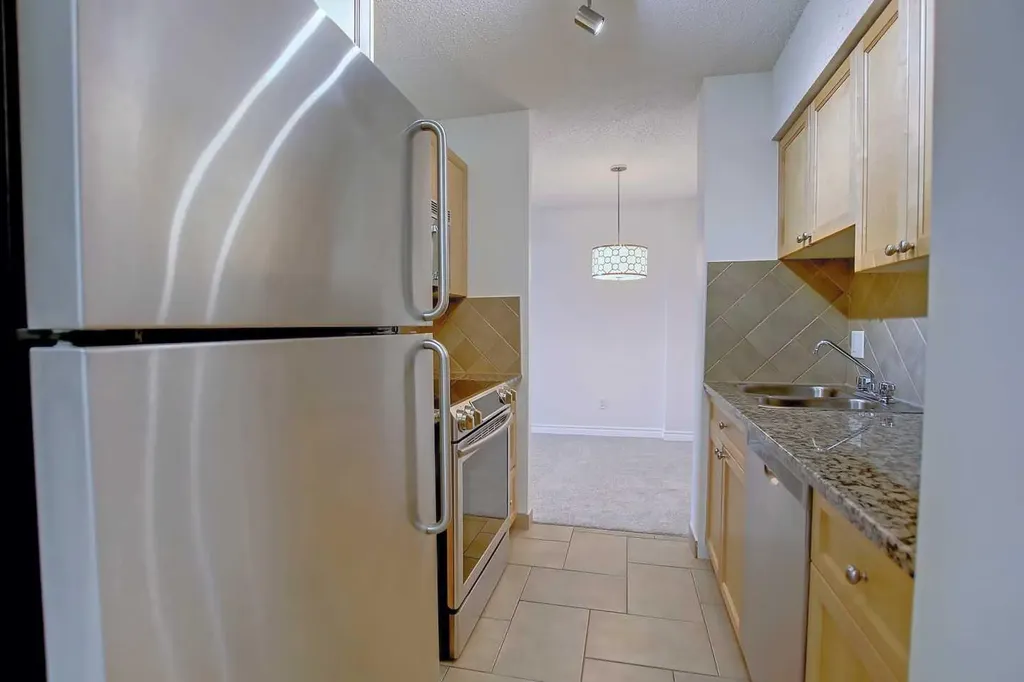 738 3 Avenue SW Calgary AB T2P 0G7