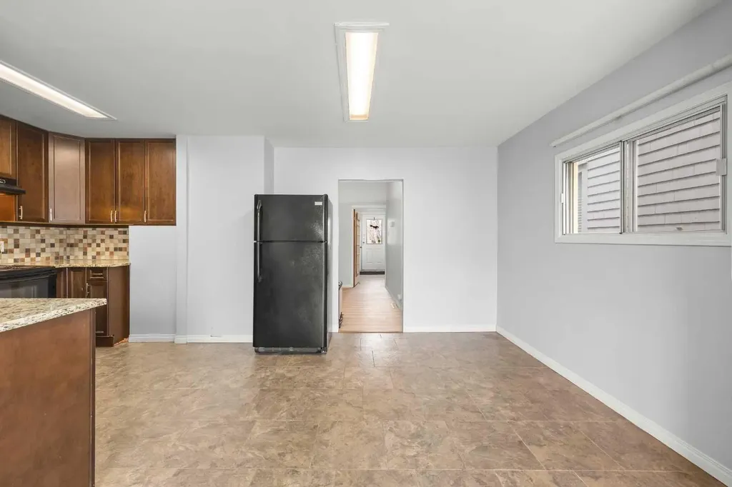 528 21 Avenue SW Calgary AB T2S 0H1
