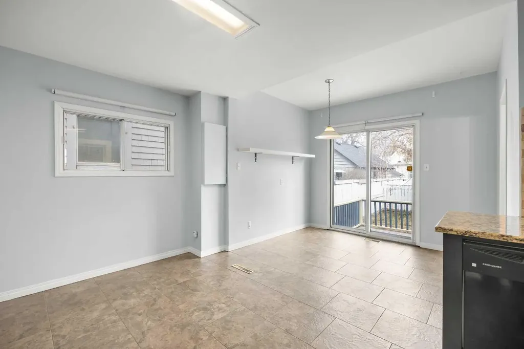 528 21 Avenue SW Calgary AB T2S 0H1