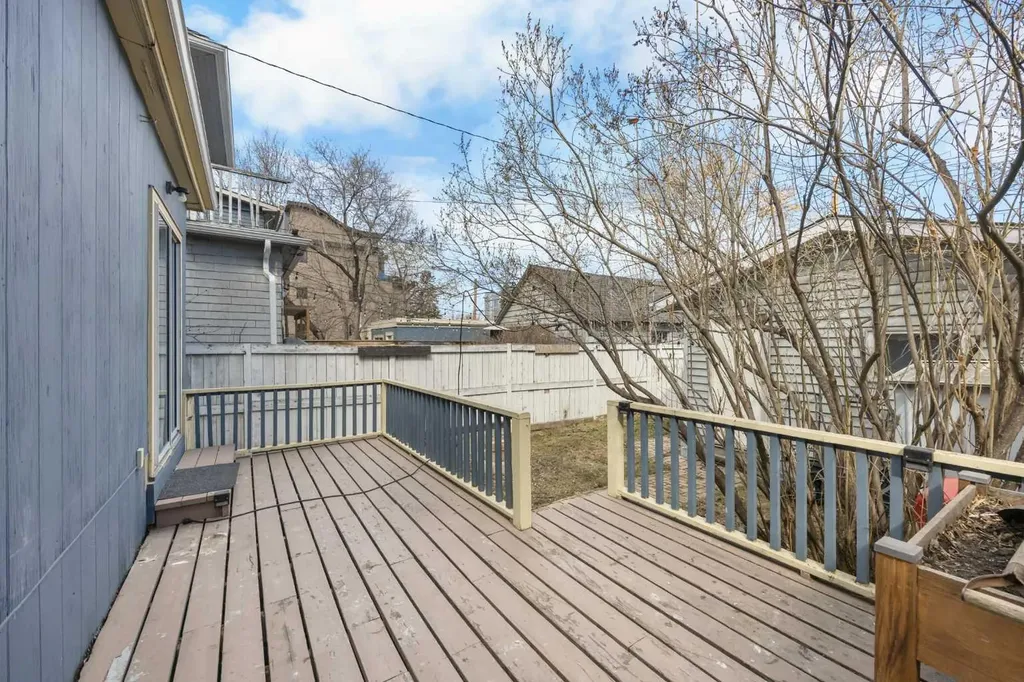 528 21 Avenue SW Calgary AB T2S 0H1