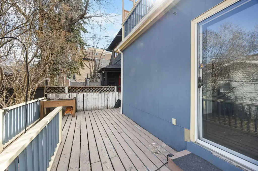 528 21 Avenue SW Calgary AB T2S 0H1