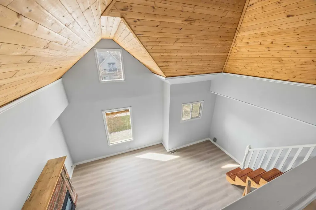 528 21 Avenue SW Calgary AB T2S 0H1