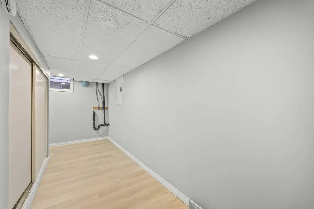 528 21 Avenue SW Calgary AB T2S 0H1