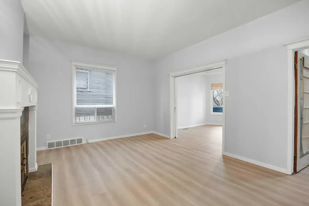 528 21 Avenue SW Calgary AB T2S 0H1