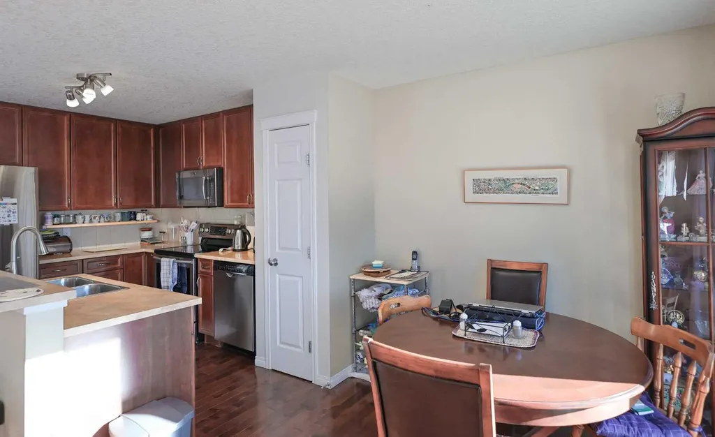 125 Silverado Range Cove SW Calgary AB T2X 0E1