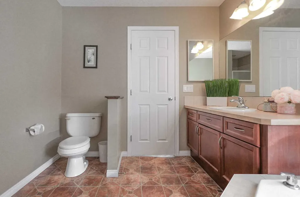 125 Silverado Range Cove SW Calgary AB T2X 0E1