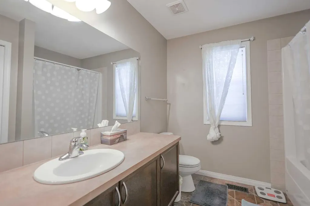 125 Silverado Range Cove SW Calgary AB T2X 0E1