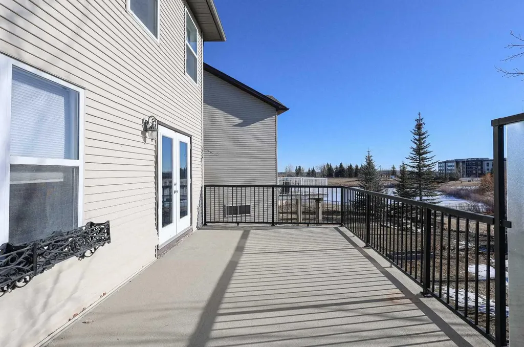 125 Silverado Range Cove SW Calgary AB T2X 0E1