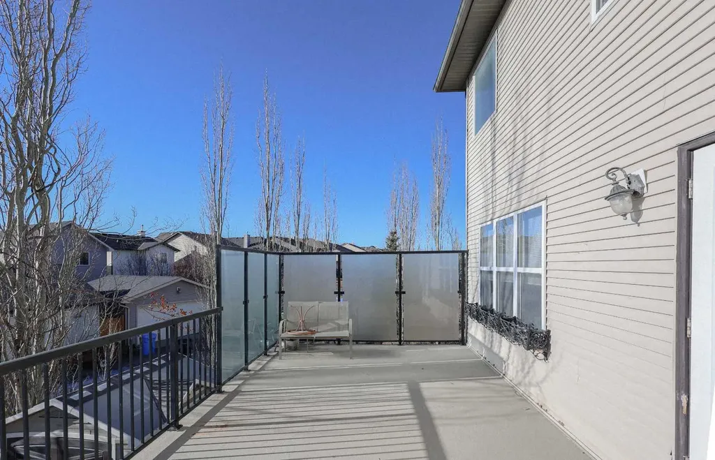 125 Silverado Range Cove SW Calgary AB T2X 0E1