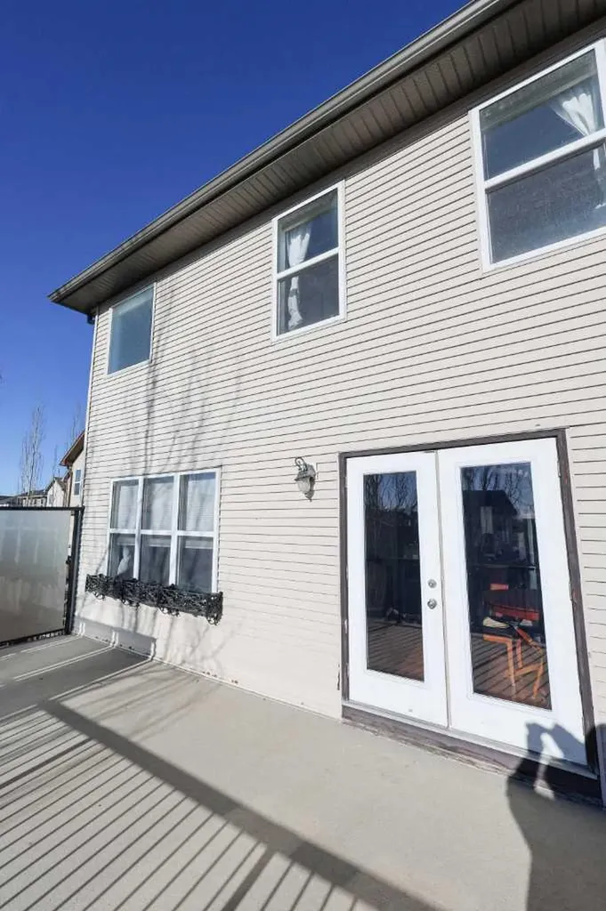 125 Silverado Range Cove SW Calgary AB T2X 0E1