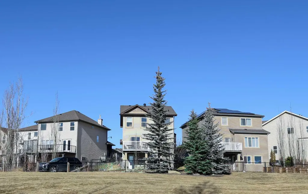 125 Silverado Range Cove SW Calgary AB T2X 0E1