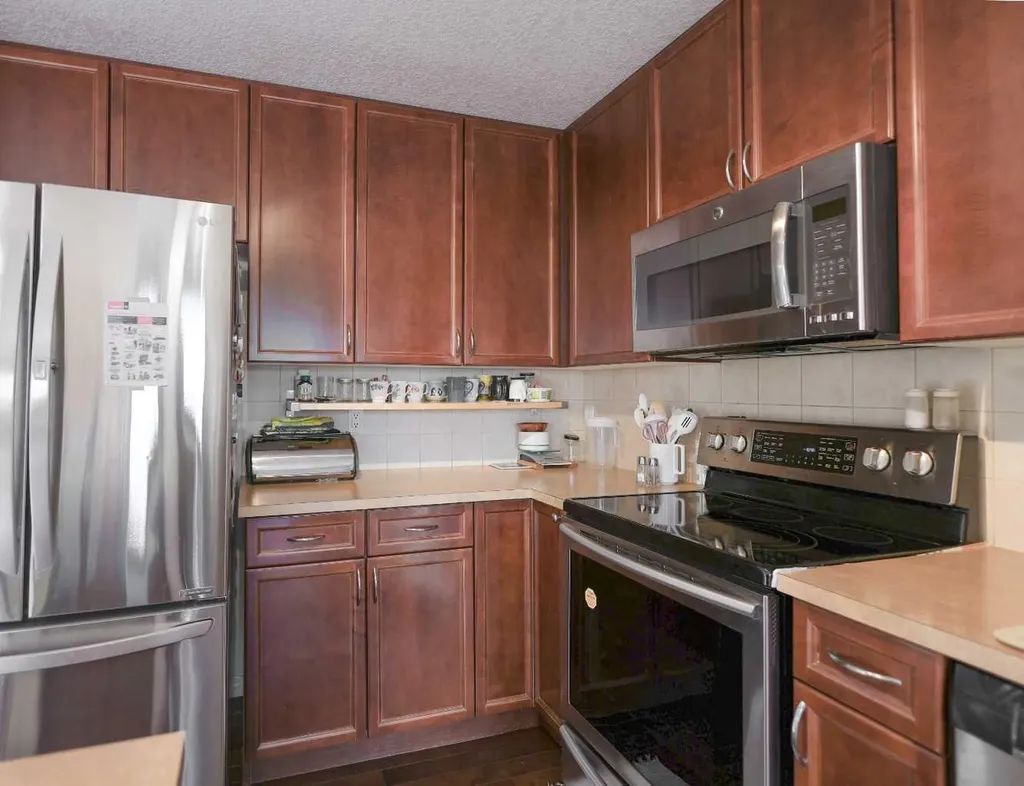 125 Silverado Range Cove SW Calgary AB T2X 0E1
