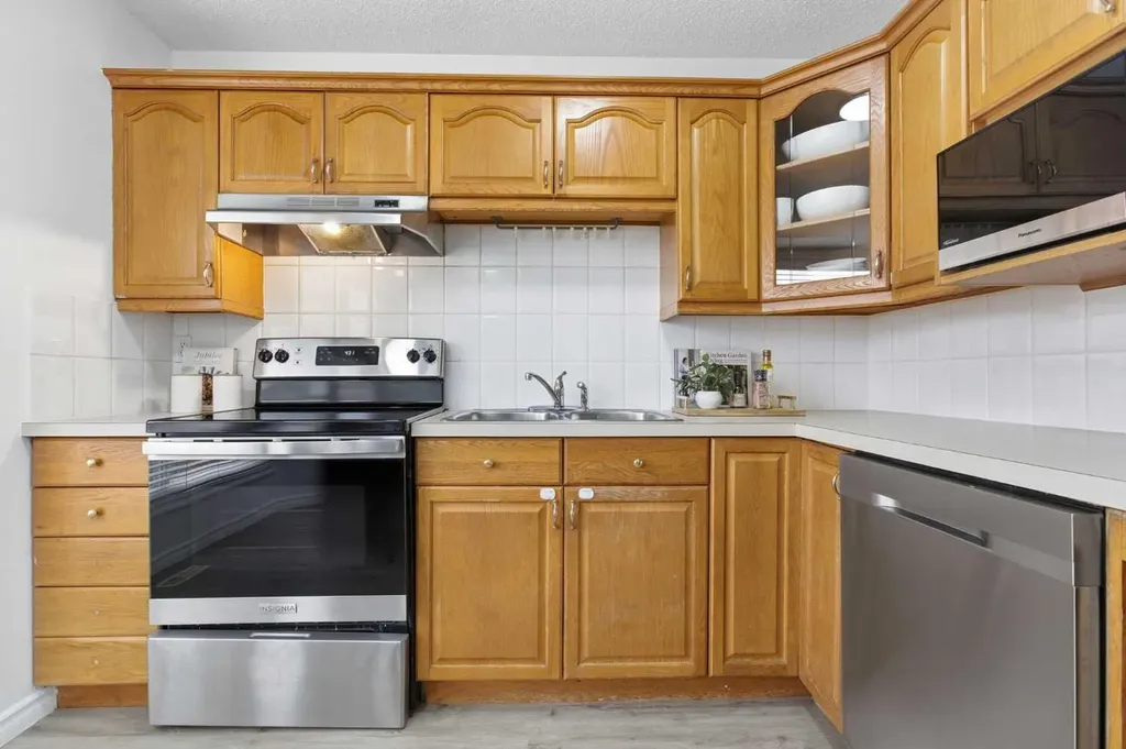 123 Queensland Drive SE Calgary AB T2J 5J4