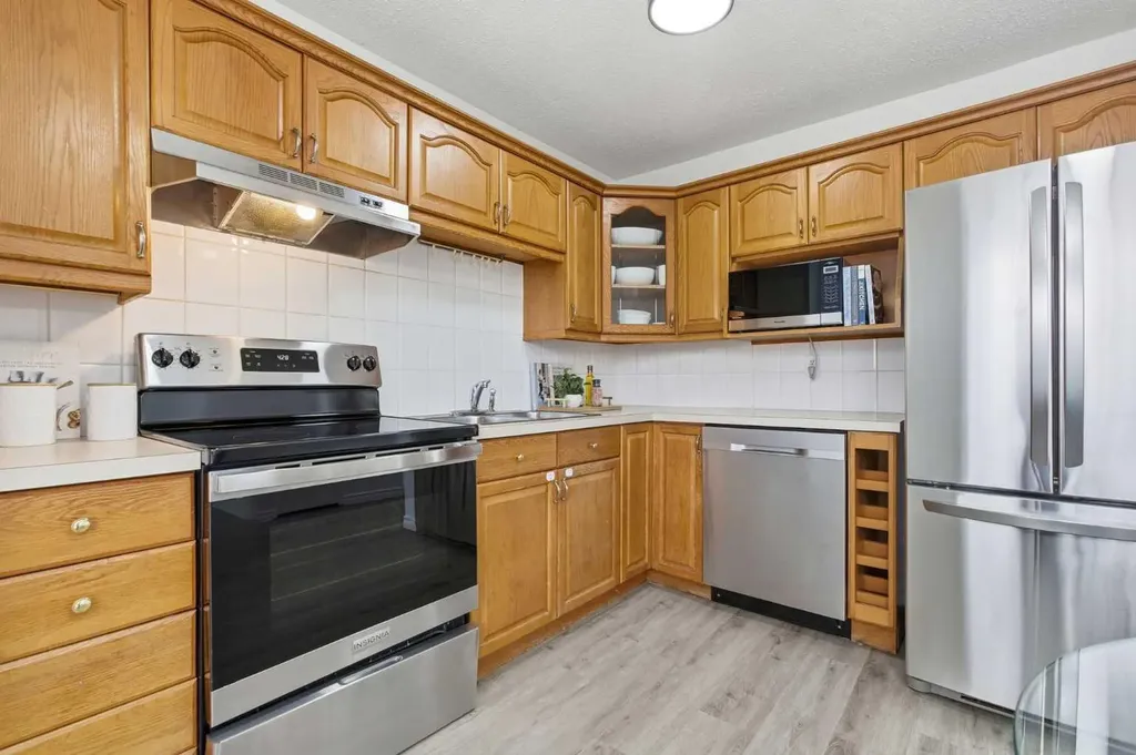 123 Queensland Drive SE Calgary AB T2J 5J4
