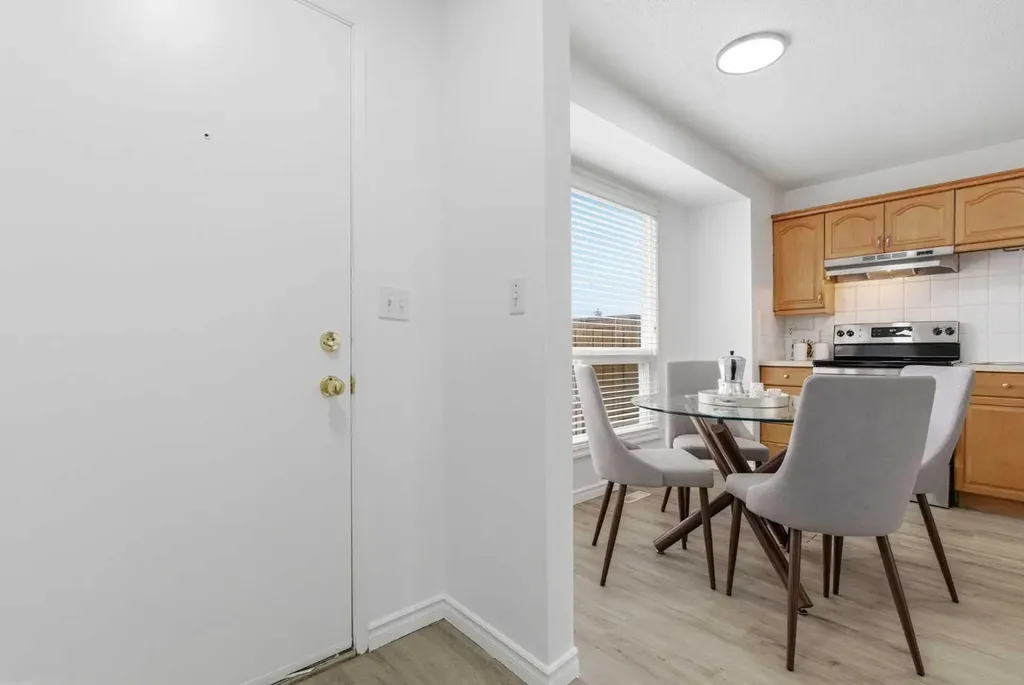123 Queensland Drive SE Calgary AB T2J 5J4