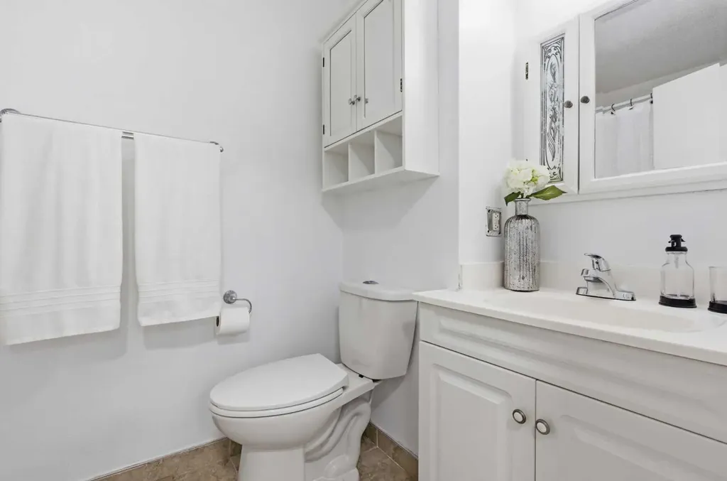 123 Queensland Drive SE Calgary AB T2J 5J4