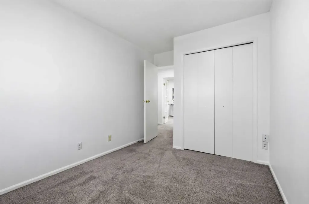 123 Queensland Drive SE Calgary AB T2J 5J4